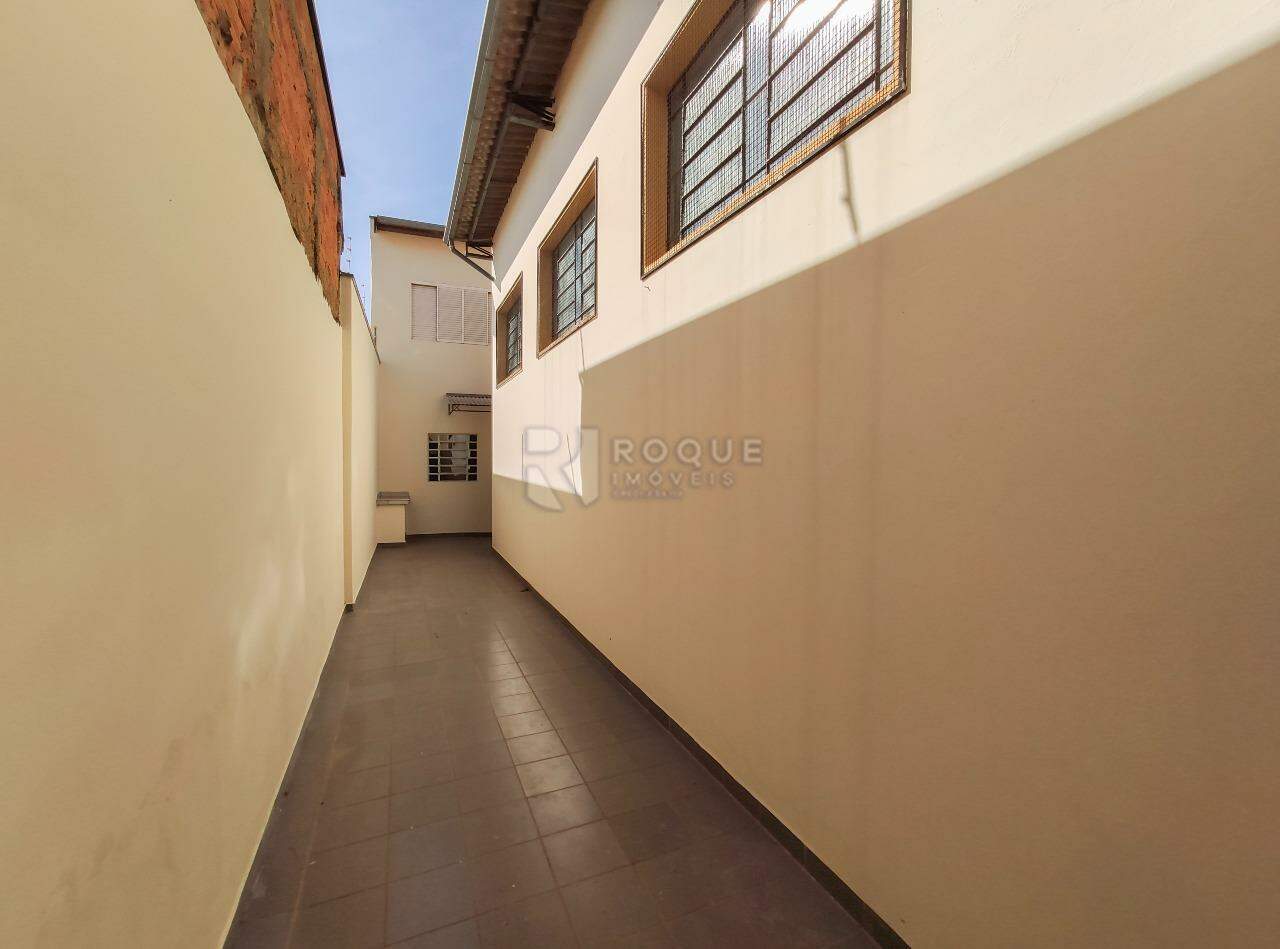 Casa Residencial para aluguel no bairro Jardim Anhanguera: Corredor de acesso 