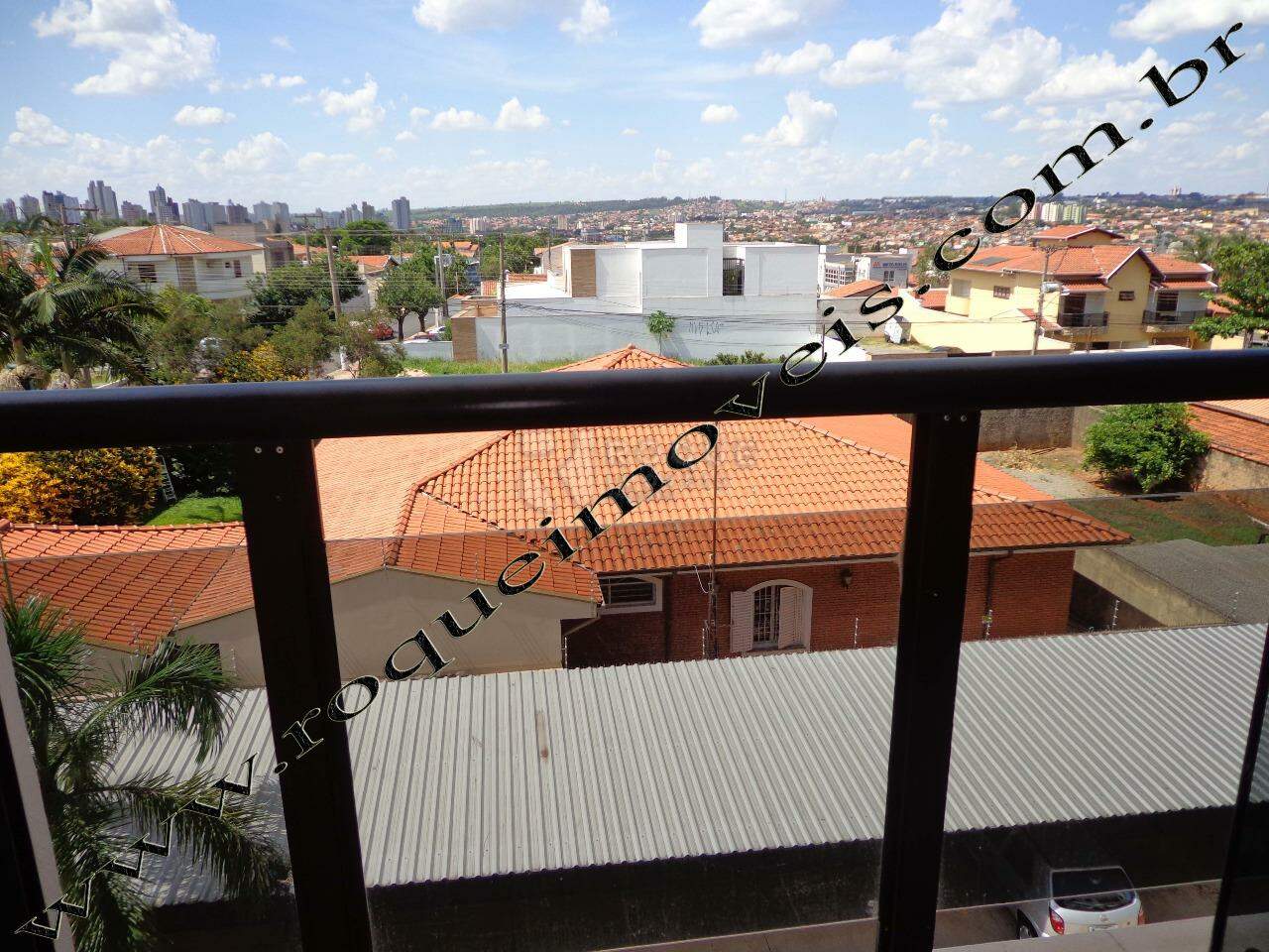 Apartamento para aluguel no bairro Vila Claudia: Sacada