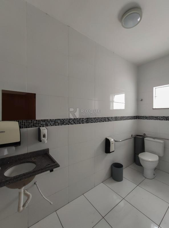 Salas/Conjuntos para aluguel no bairro Centro: WC 3