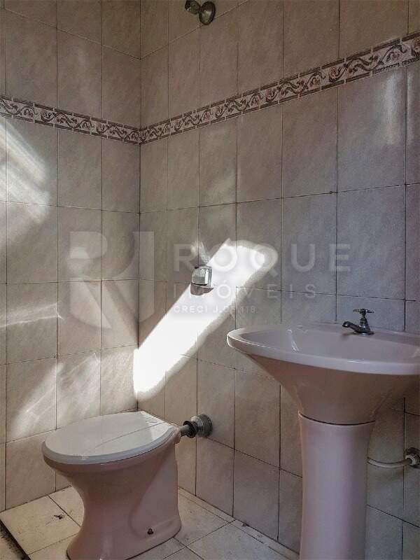 Casa Residencial para aluguel no bairro Jardim São Joao: WC fundo 