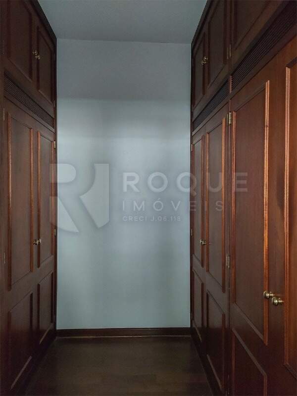 Apartamento para aluguel no bairro Centro: Closet Suíte