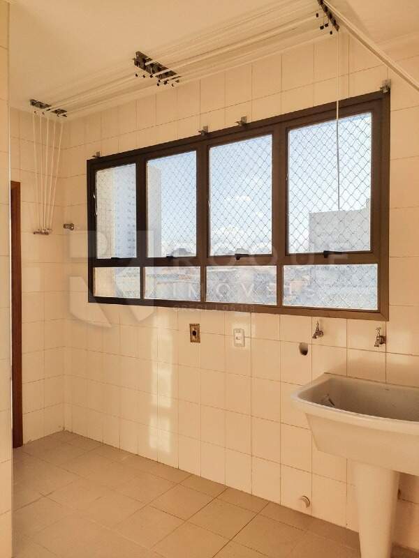 Apartamento para aluguel no bairro Centro: Área de serviço