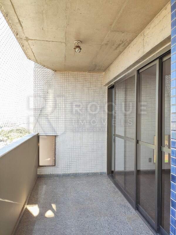 Apartamento para aluguel no bairro Centro: Sacada