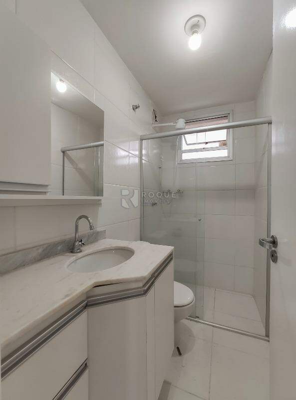 Apartamento para aluguel no bairro Chácaras Antonieta: WC social