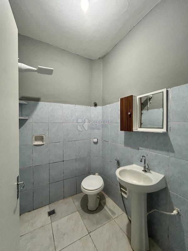 Casa Residencial para aluguel no bairro Vila Piza: WC social 