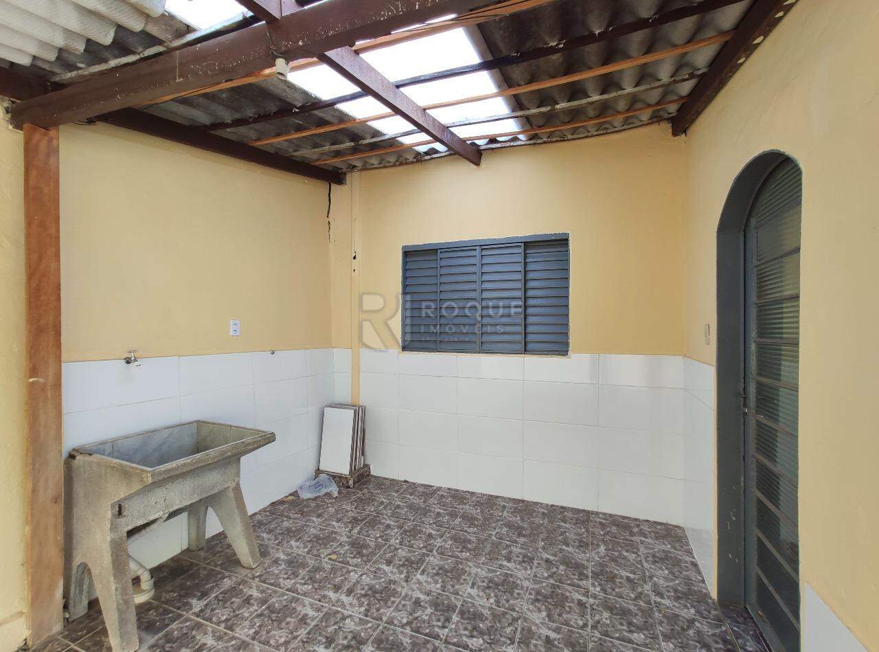Casa Residencial para aluguel no bairro Parque Hippolyto: Área de serviço 