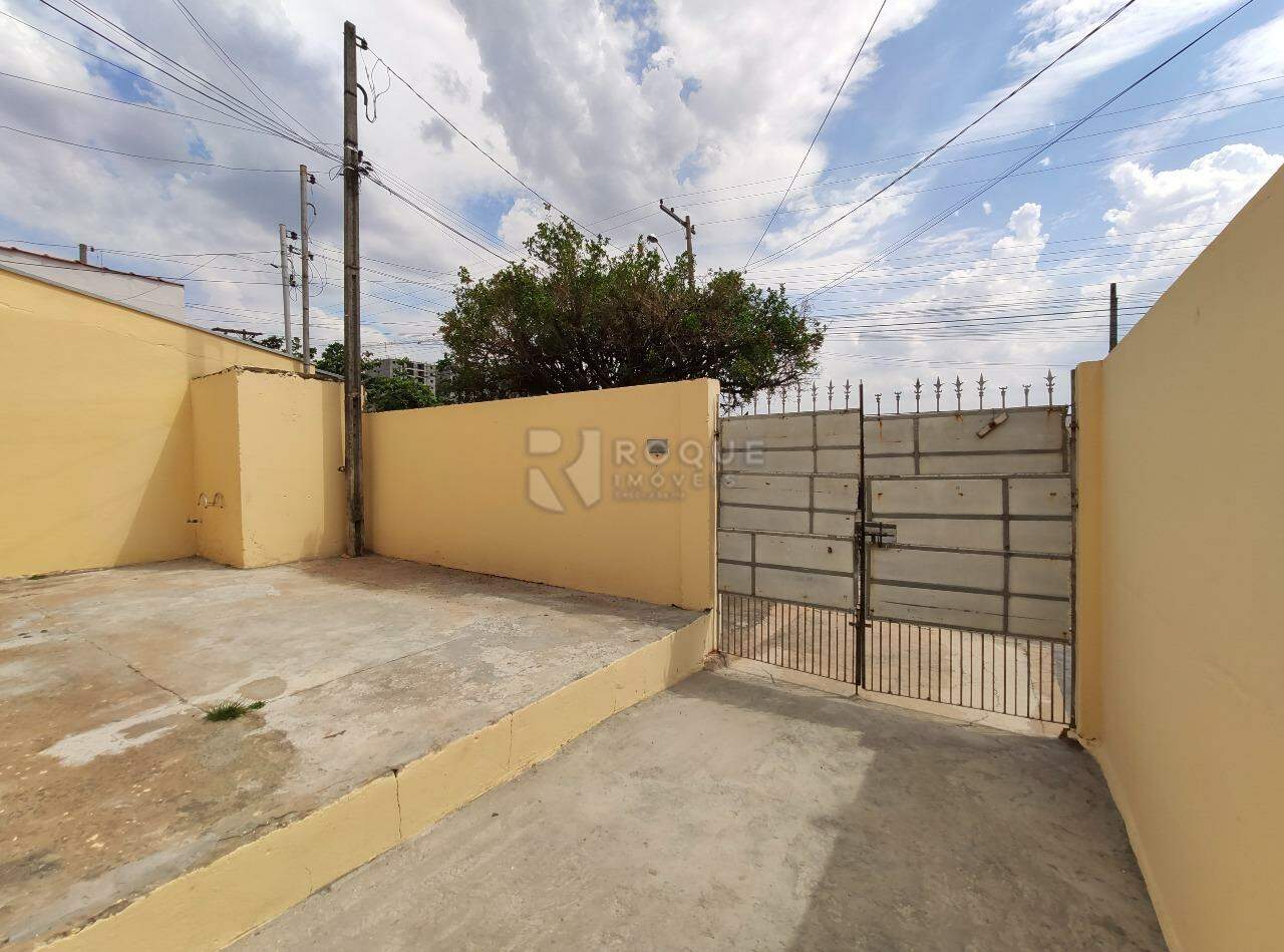 Casa Residencial para aluguel no bairro Parque Hippolyto: Frente 