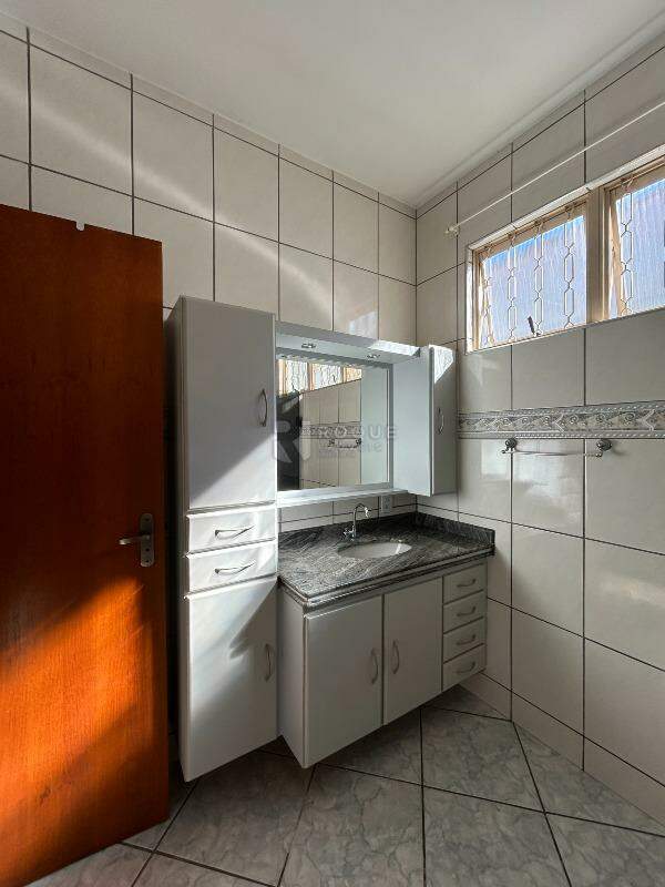 Casa Residencial para aluguel no bairro Vila Santa Lina: WC social 
