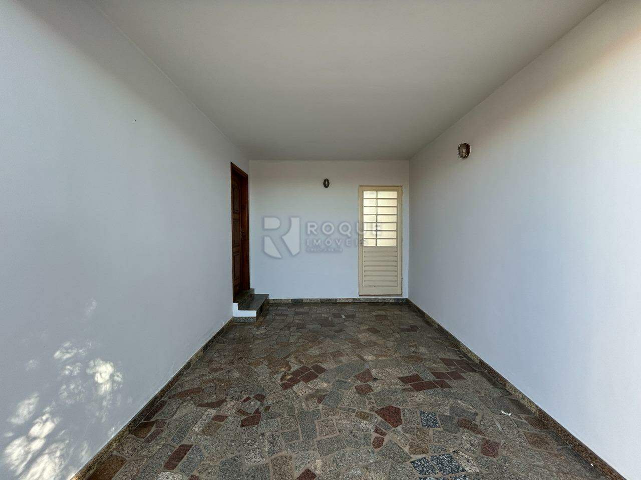 Casa Residencial para aluguel no bairro Vila Santa Lina: Garagem 