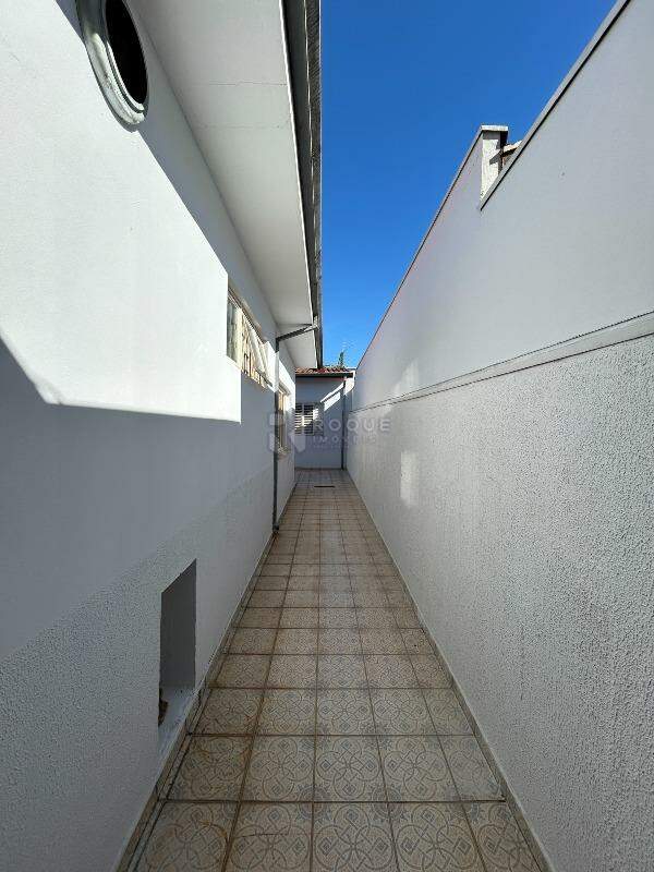 Casa Residencial para aluguel no bairro Vila Santa Lina: Corredor 