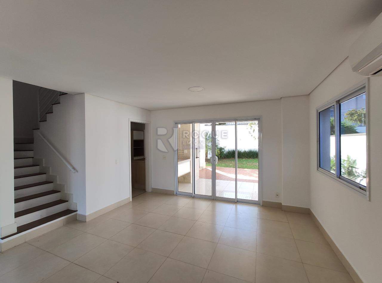 Casa em condomínio para aluguel no bairro Jardim Montezuma: Sala 