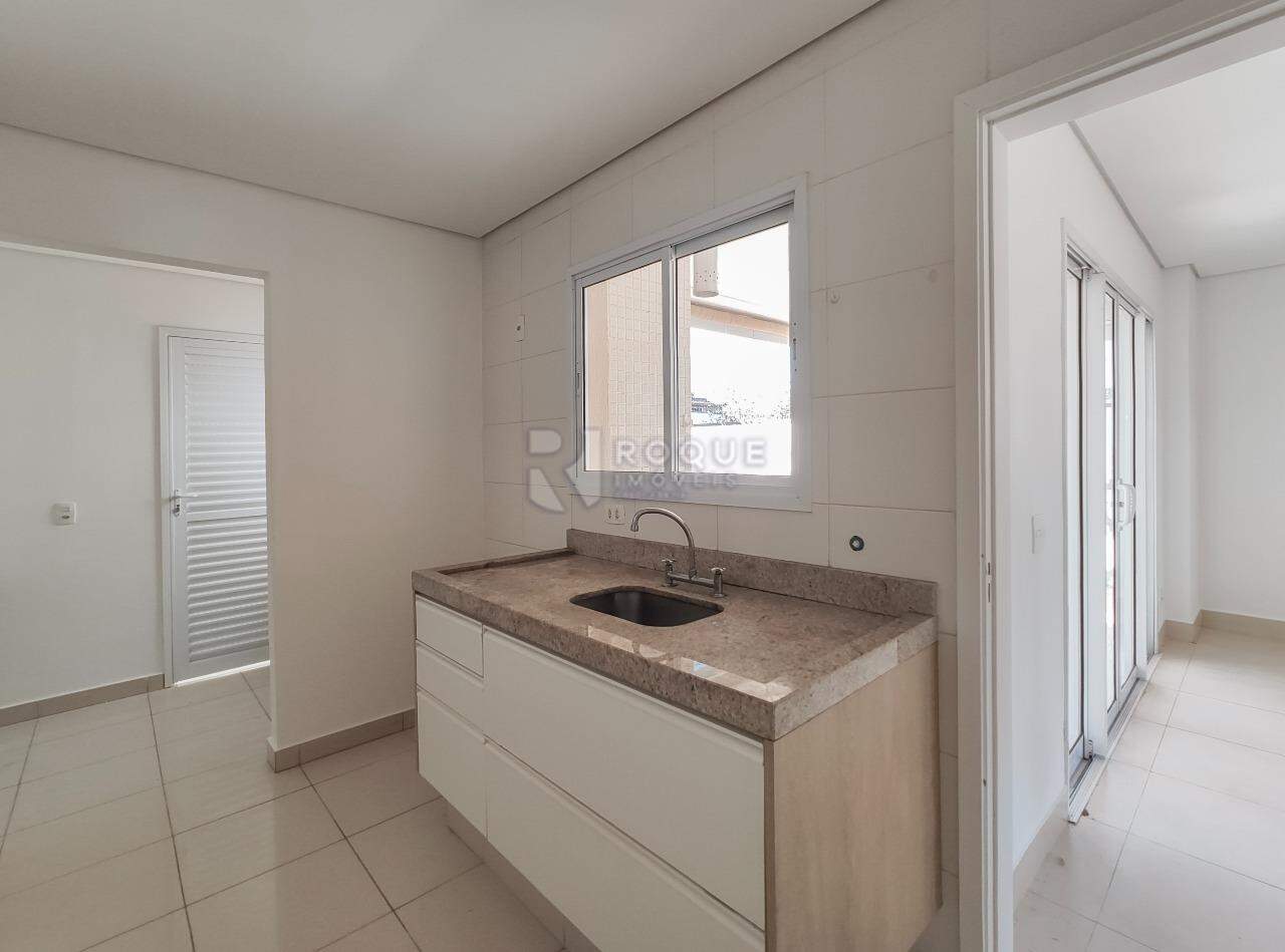 Casa em condomínio para aluguel no bairro Jardim Montezuma: Cozinha 