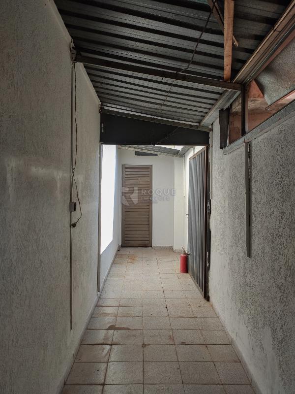 Salão para aluguel no bairro Vila São João: Corredor 