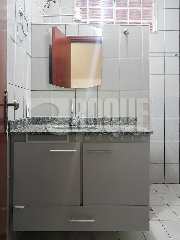 Casa em condomínio para aluguel no bairro Parque Egisto Ragazzo: WC