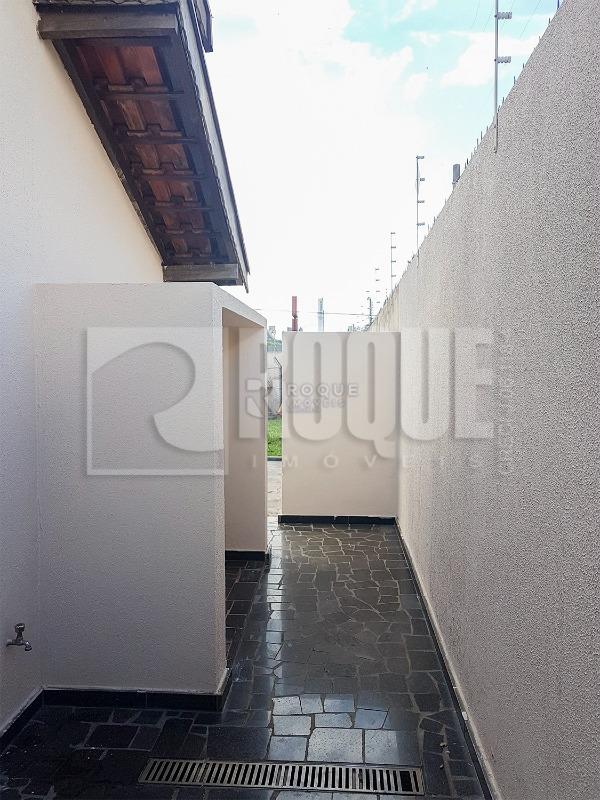 Casa em condomínio para aluguel no bairro Parque Egisto Ragazzo: Corredor