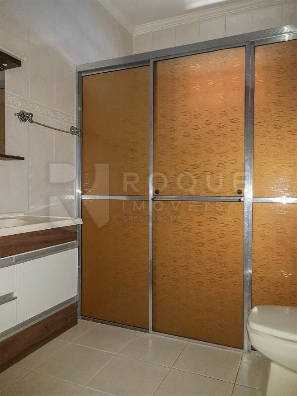 Casa Residencial para aluguel no bairro Jardim Residencial Dona Santina Paroli Peccinini: WC social