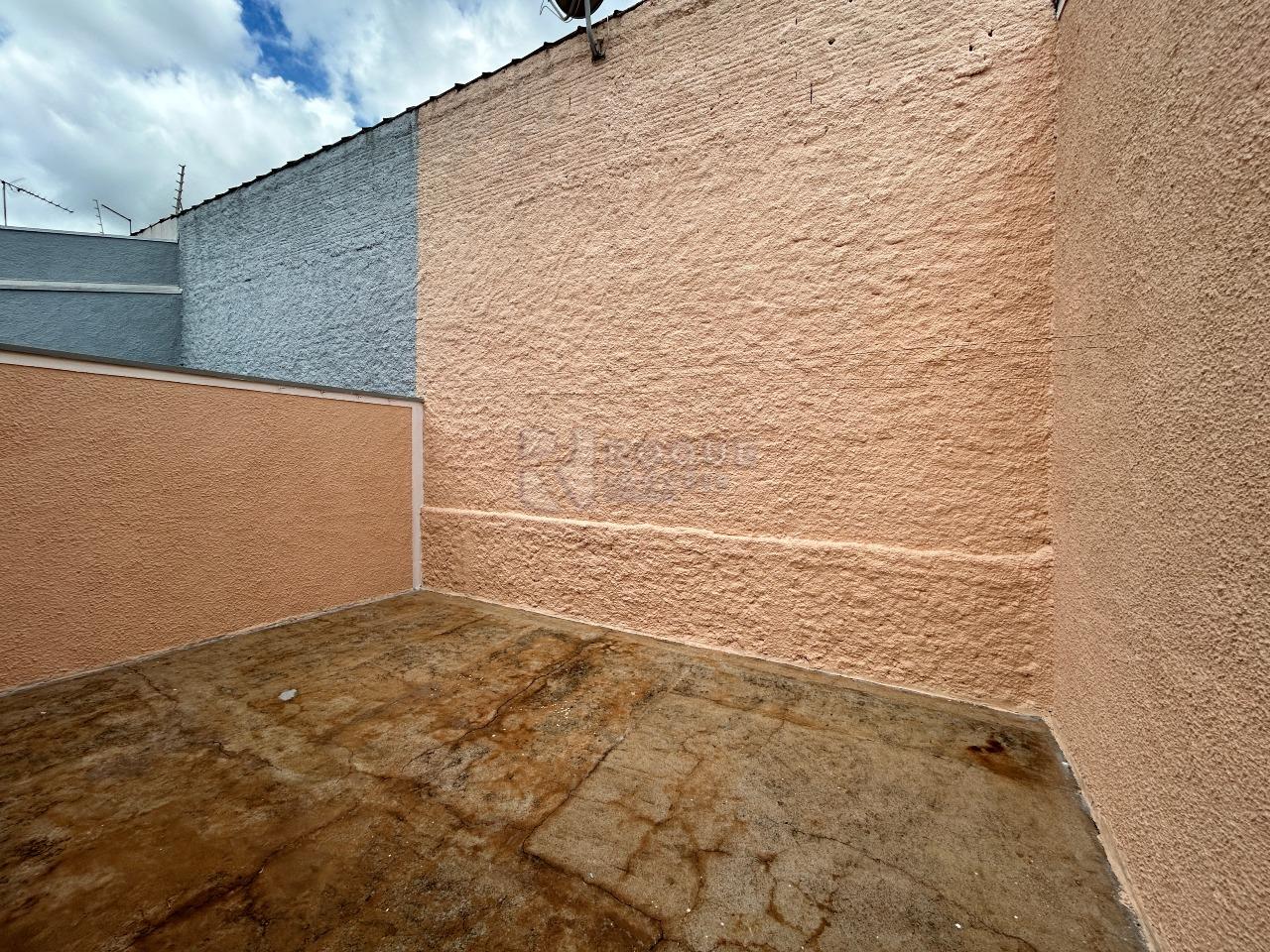 Casa Residencial para aluguel no bairro Jardim Caieira: Fundo 