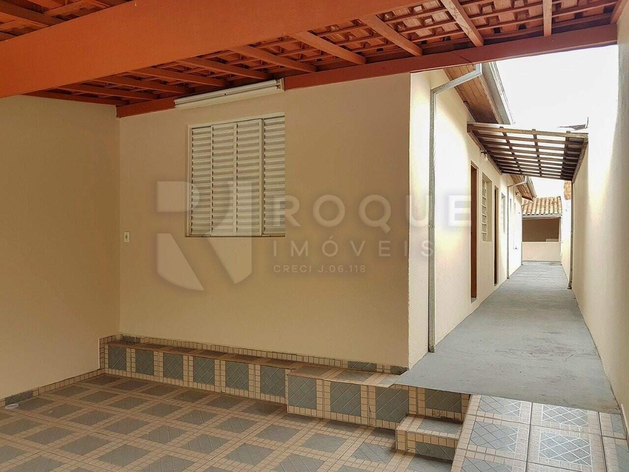 Casa Residencial para aluguel no bairro Chácaras Antonieta: Garagem 