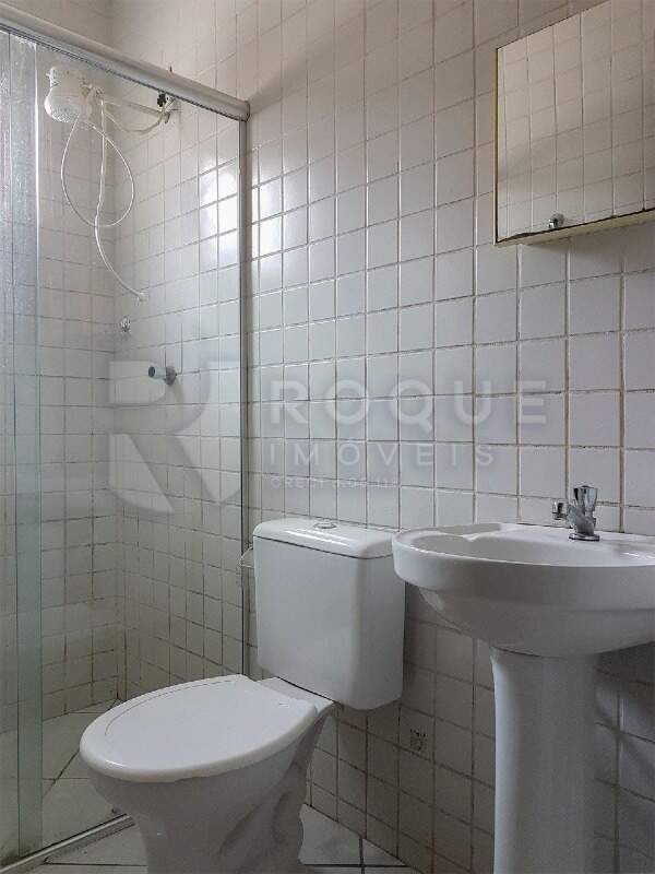 Casa Residencial para aluguel no bairro Chácaras Antonieta: WC suíte 