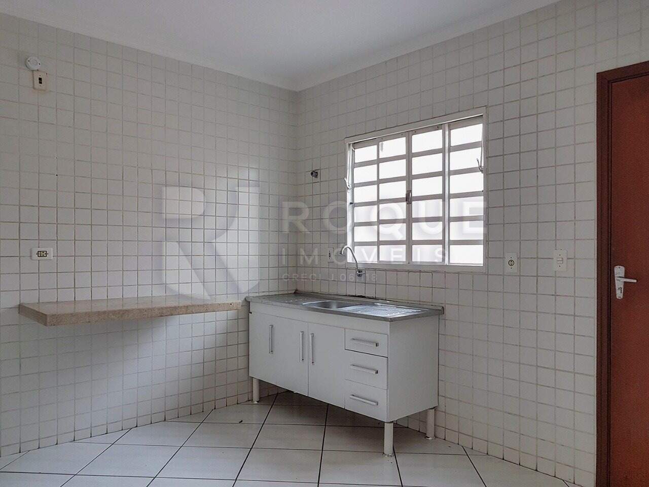 Casa Residencial para aluguel no bairro Chácaras Antonieta: Cozinha 