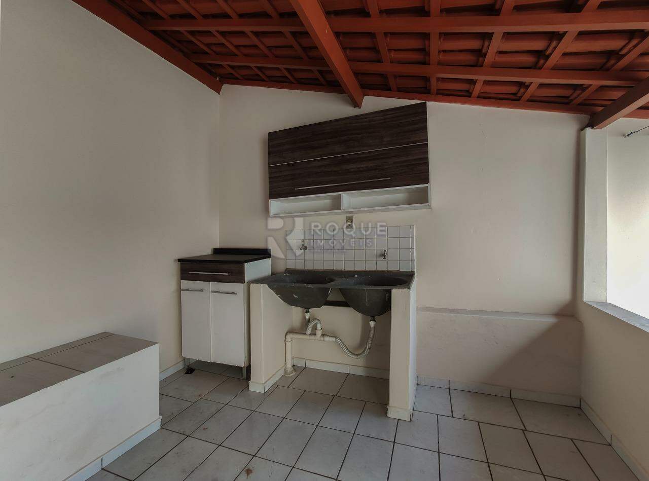 Casa Residencial para aluguel no bairro Chácaras Antonieta: Área de serviço 
