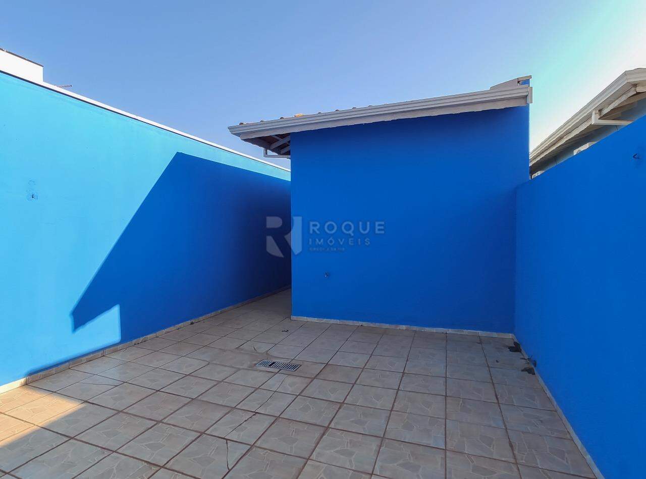 Casa Residencial para aluguel no bairro Jardim Esmeralda: Fundo 