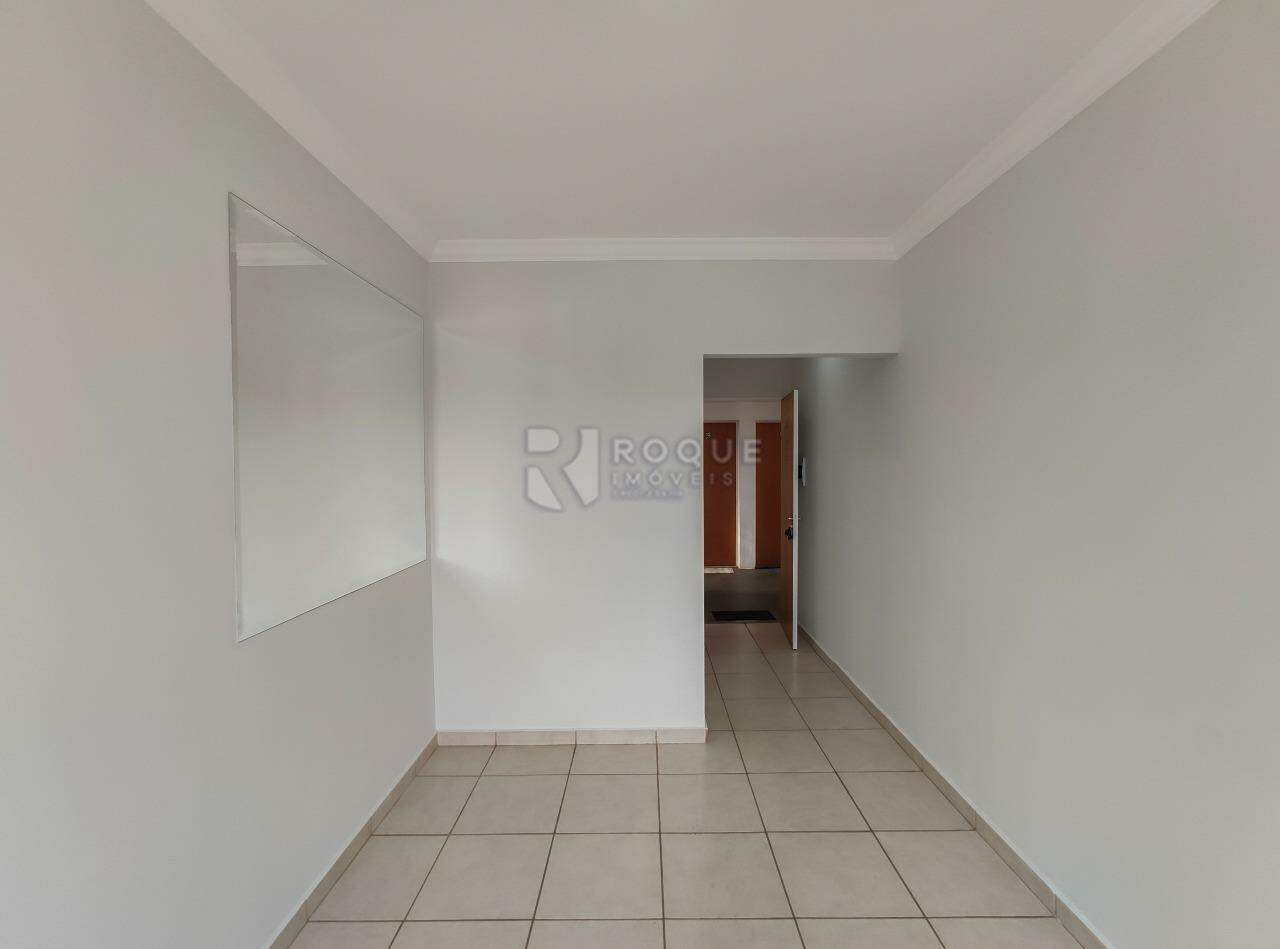 Apartamento para aluguel no bairro Vila Queiroz: Sala 