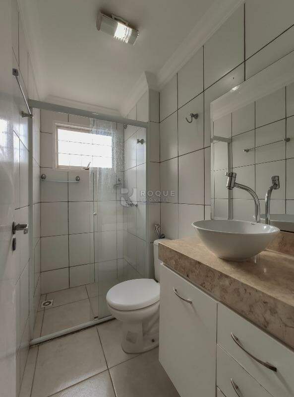 Apartamento para aluguel no bairro Vila Queiroz: WC social 