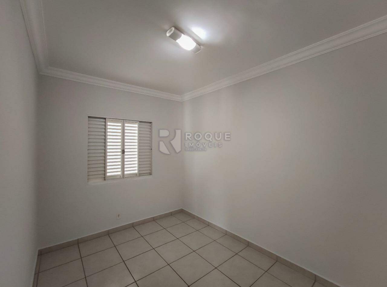 Apartamento para aluguel no bairro Vila Queiroz: Dormitório 1