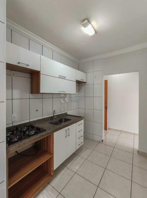 Apartamento para aluguel no bairro Vila Queiroz: Cozinha 