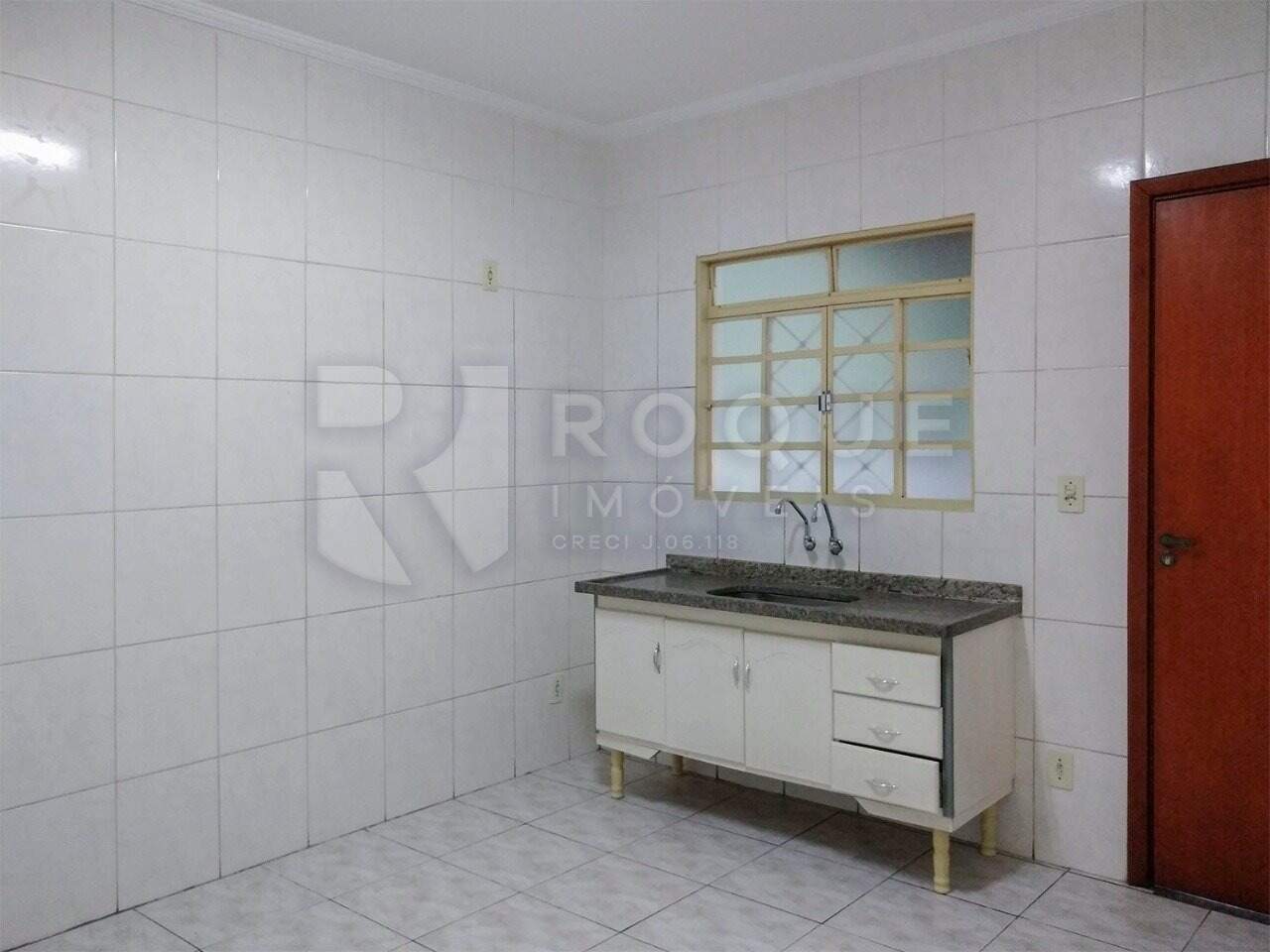 Casa Residencial para aluguel no bairro Jardim Residencial Victório Lucato: Cozinha 