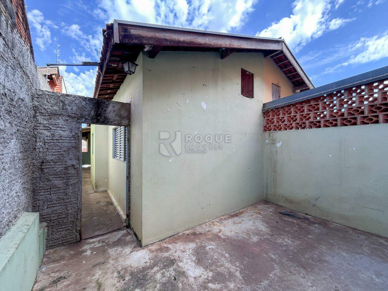 Casa Residencial para aluguel no bairro Jardim Planalto: Fundo 
