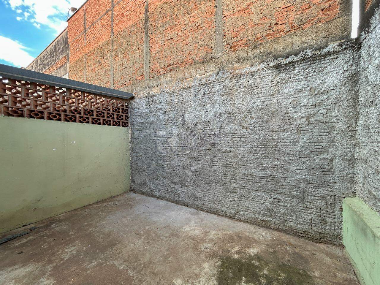Casa Residencial para aluguel no bairro Jardim Planalto: Fundo 