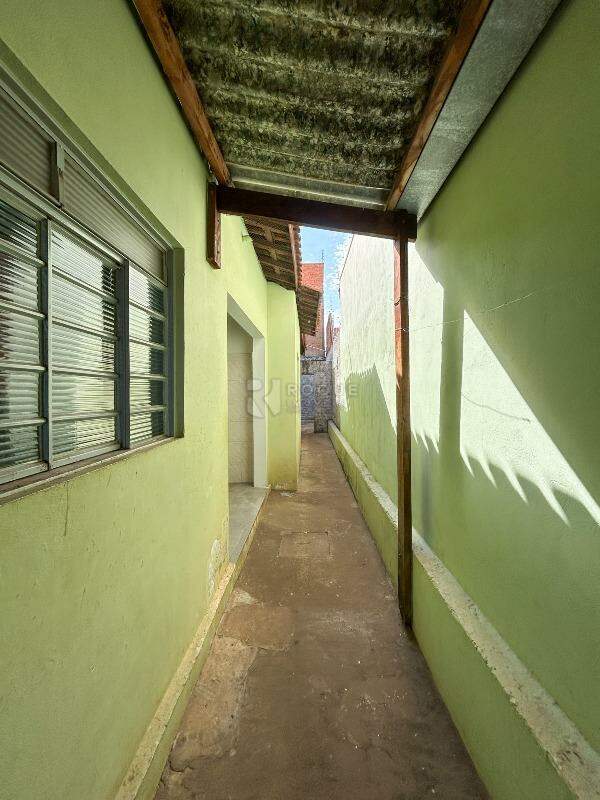 Casa Residencial para aluguel no bairro Jardim Planalto: Corredor 