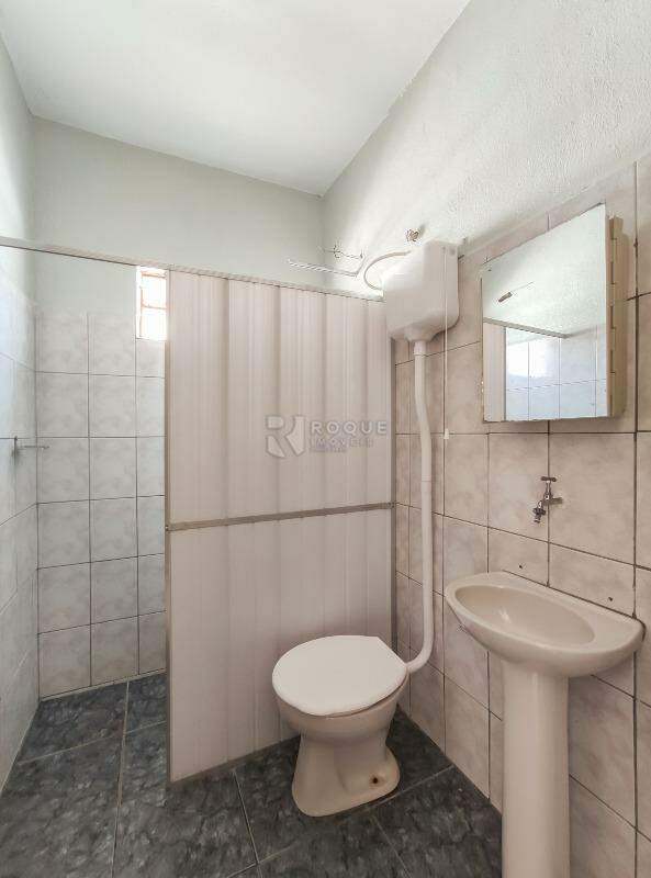 Casa Residencial para aluguel no bairro Jardim Ouro Verde: WC social 