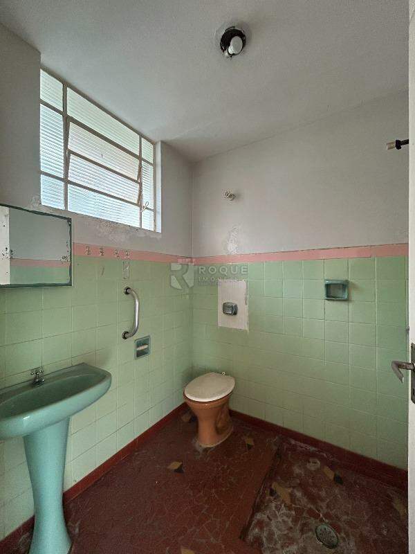 Casa Residencial para aluguel no bairro Vila Claudia: WC 3 fundo 