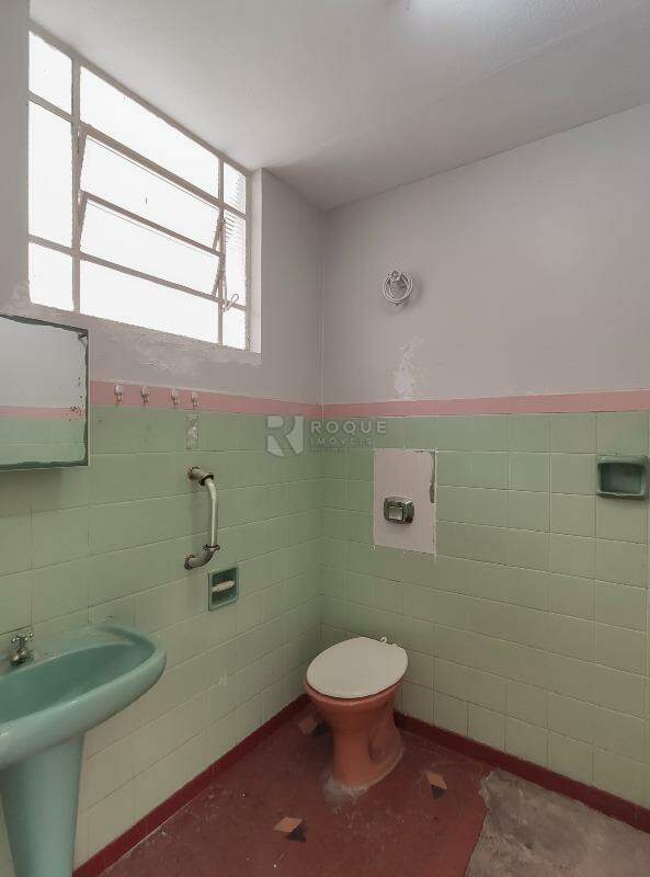 Casa Residencial para aluguel no bairro Vila Claudia: WC 3 fundo