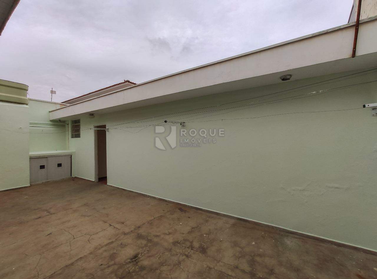 Casa Residencial para aluguel no bairro Vila Claudia: Fundo