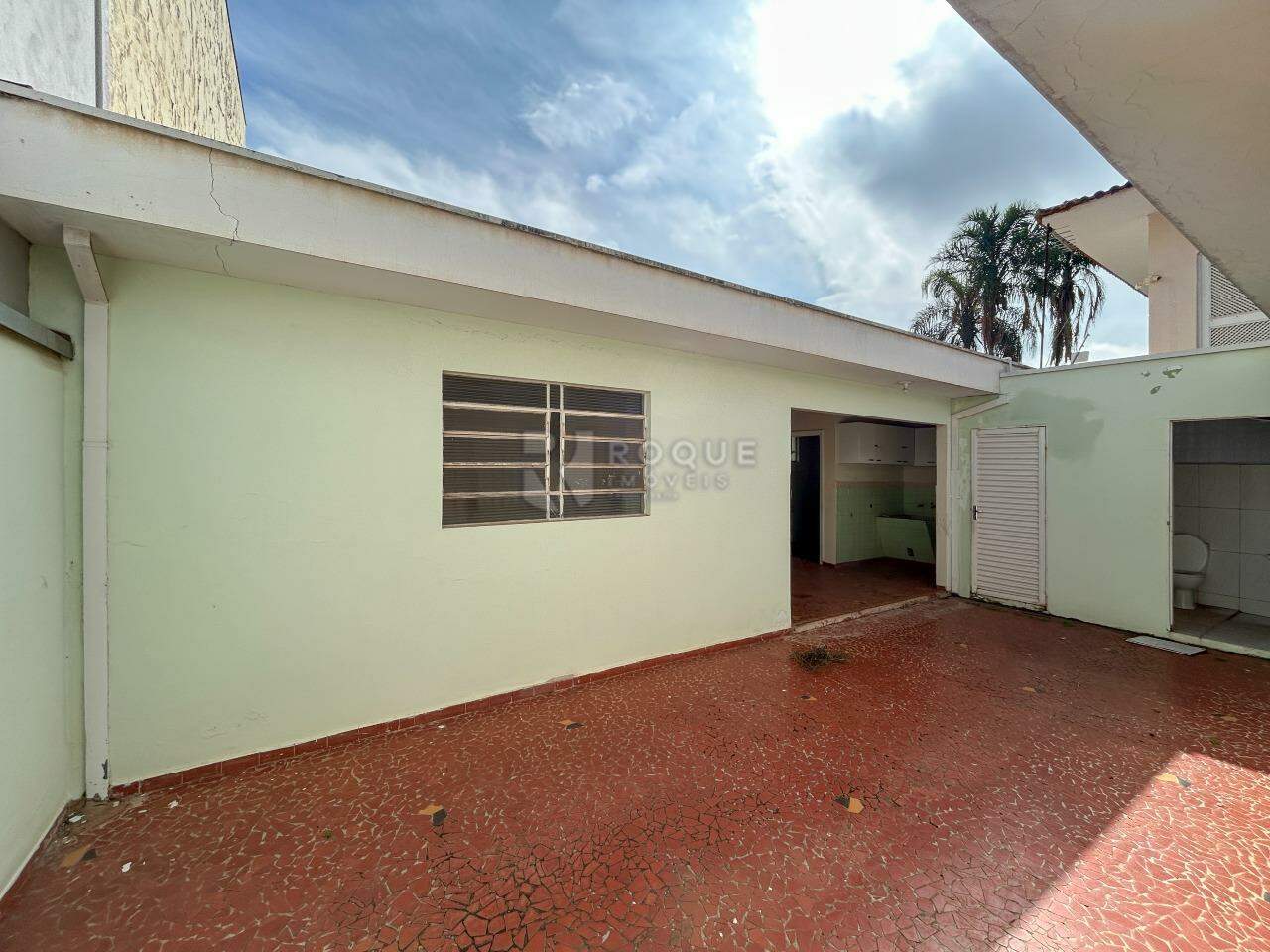 Casa Residencial para aluguel no bairro Vila Claudia: Fundo 