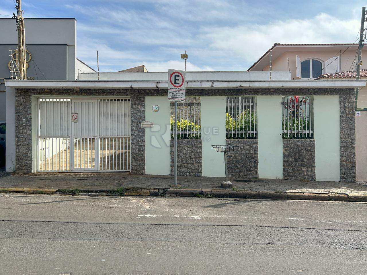 Casa Residencial para aluguel no bairro Vila Claudia: Fachada 