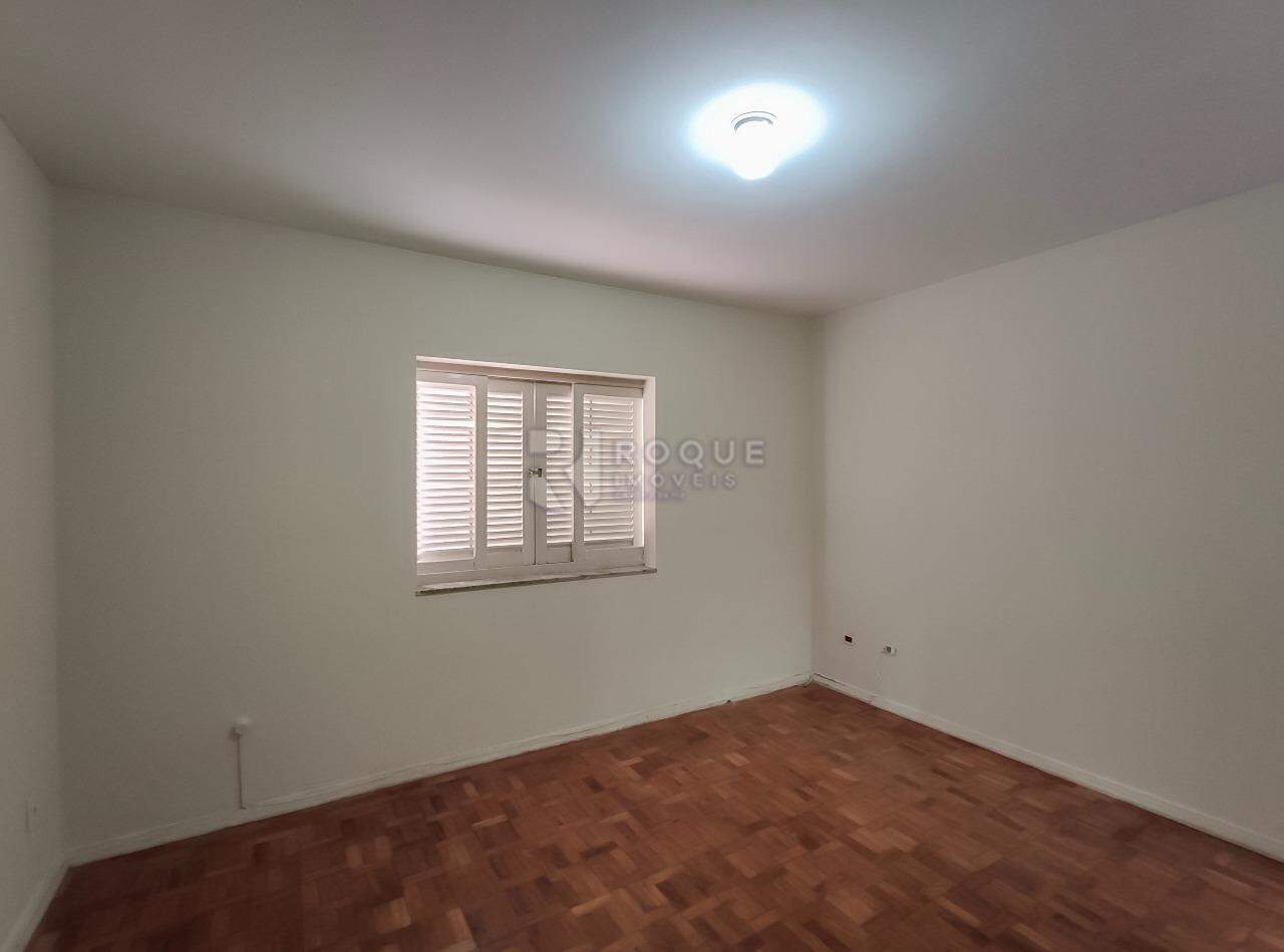 Casa Residencial para aluguel no bairro Vila Claudia: Dormitório 3 suíte