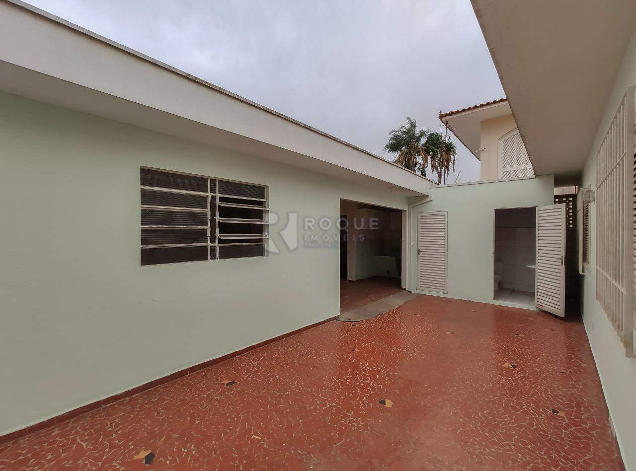 Casa Residencial para aluguel no bairro Vila Claudia: Fundo
