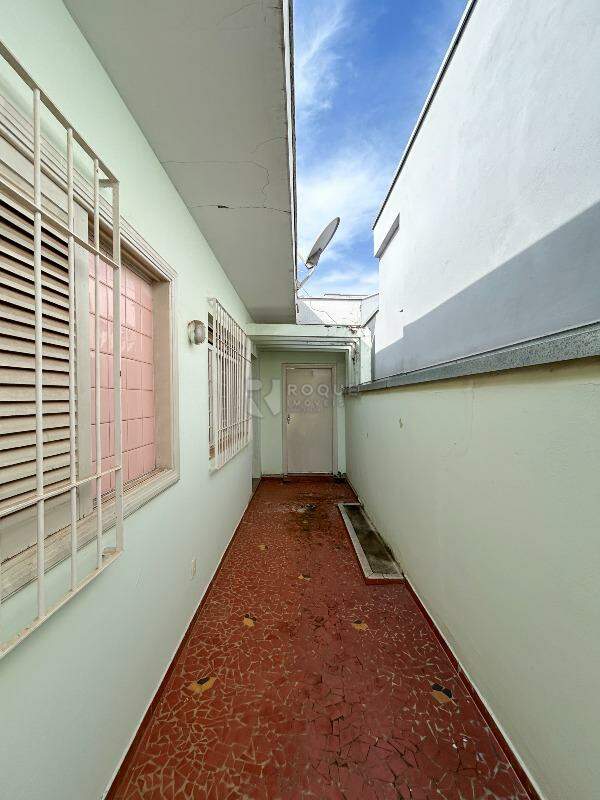 Casa Residencial para aluguel no bairro Vila Claudia: Corredor 