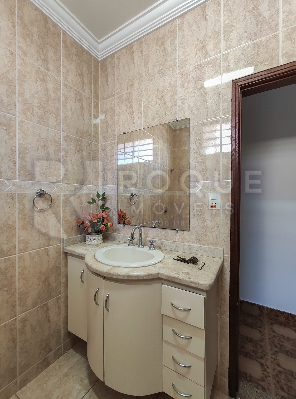 Casa Residencial para aluguel no bairro Vila Cristovam: WC 