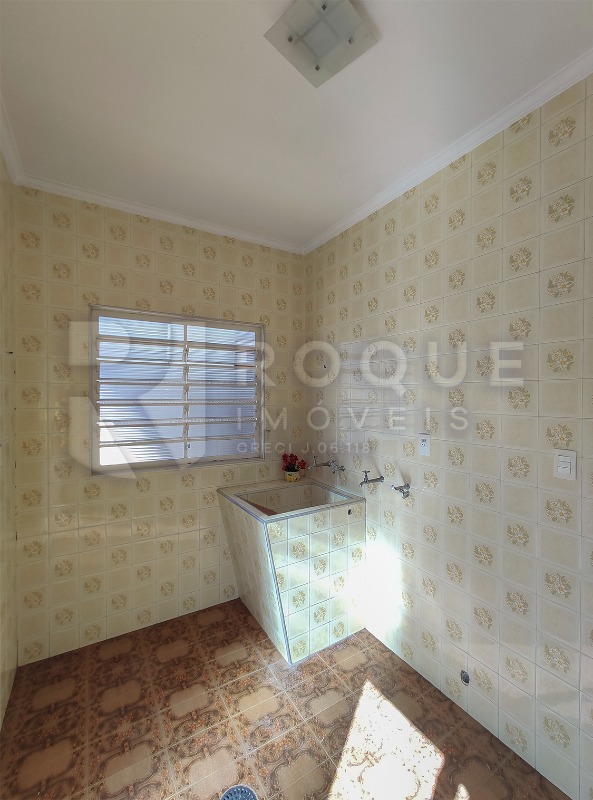 Casa Residencial para aluguel no bairro Vila Cristovam: Área de serviço 