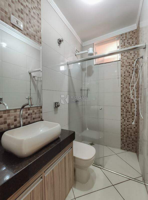Casa Residencial para aluguel no bairro Chácaras Antonieta: WC social