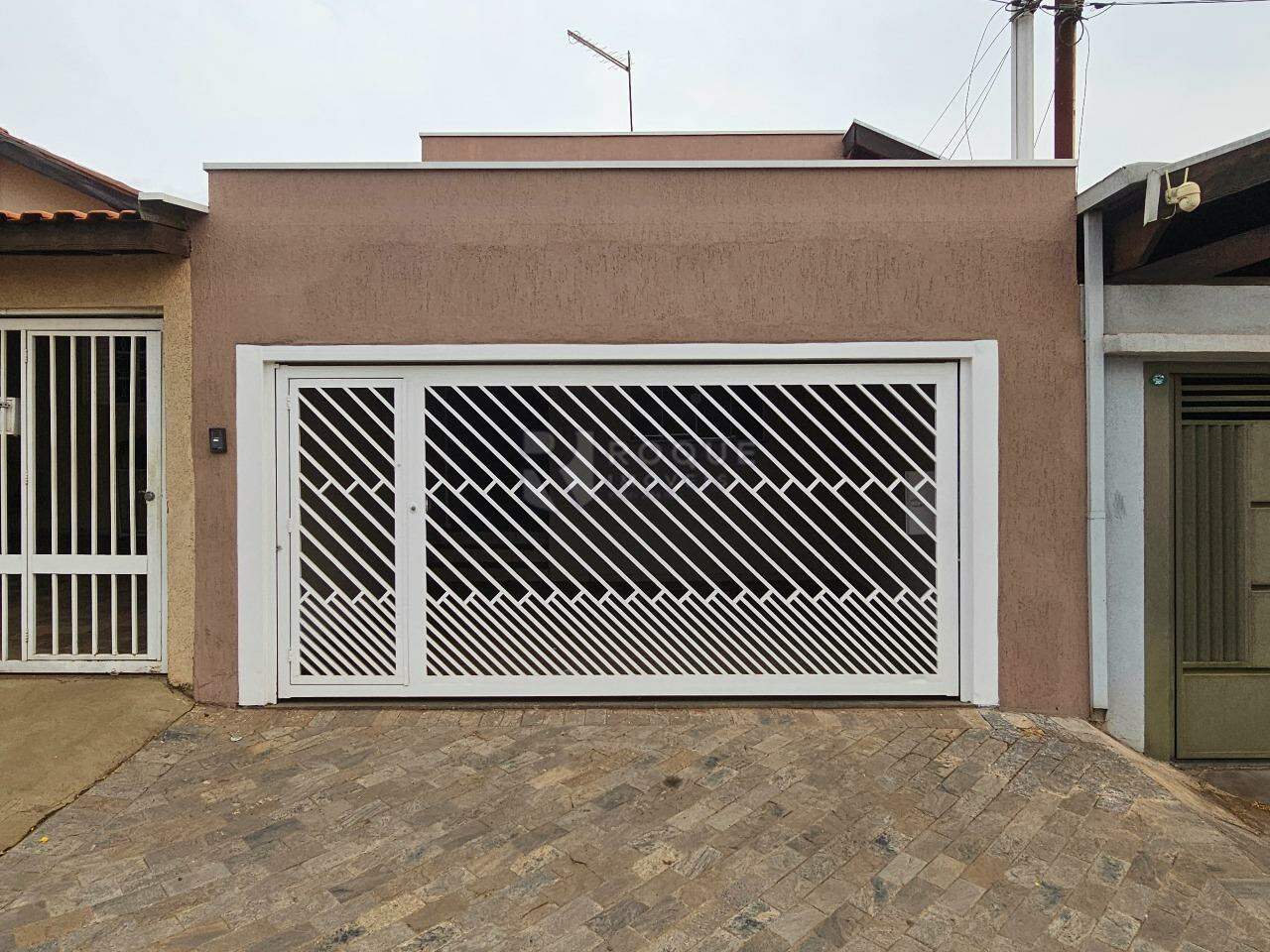 Casa Residencial para aluguel no bairro Chácaras Antonieta: Fachada