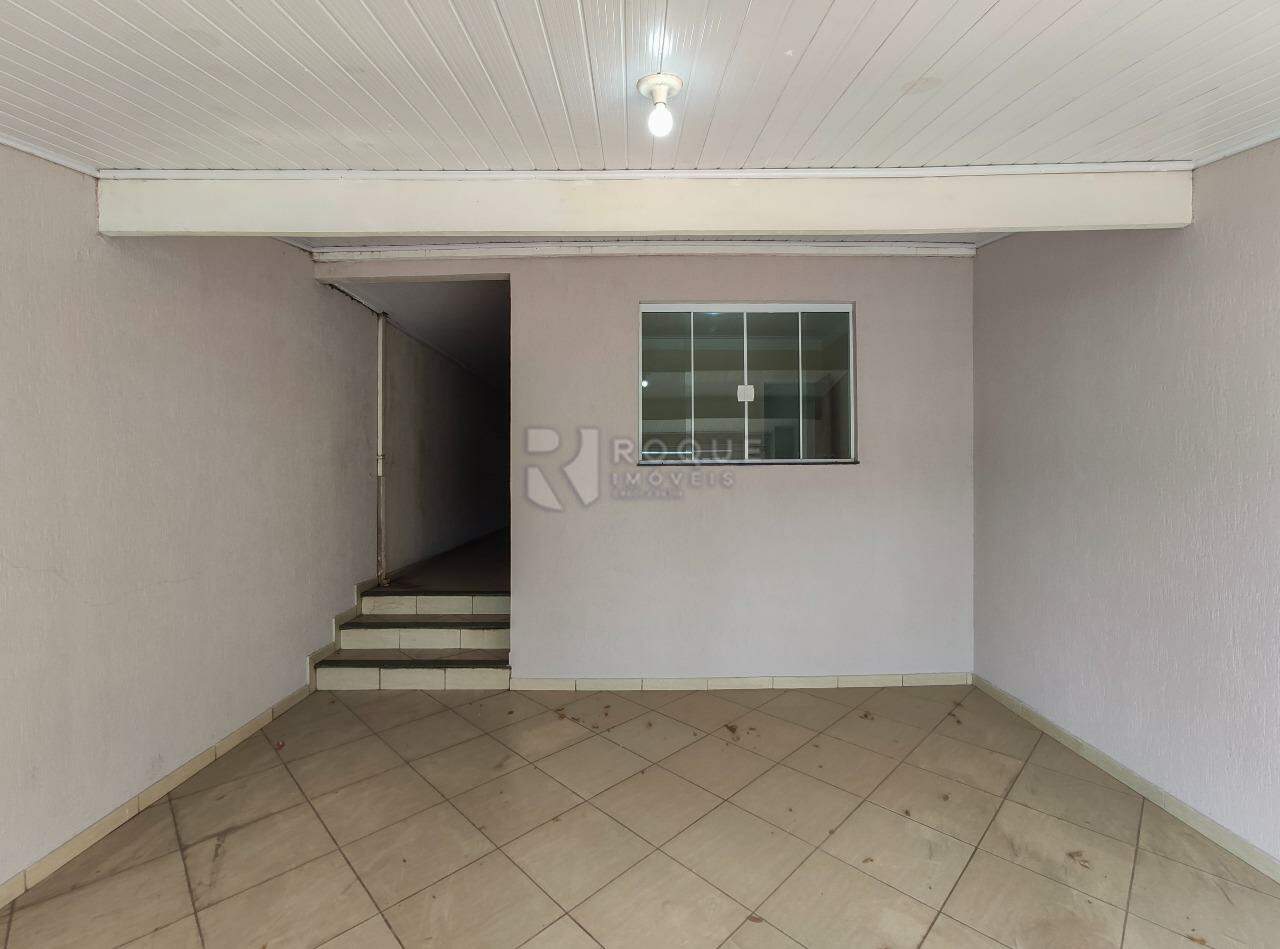 Casa Residencial para aluguel no bairro Chácaras Antonieta: Garagem