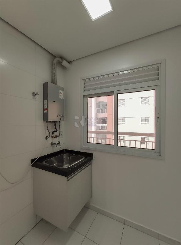 Apartamento para aluguel no bairro Desmembramento Oscar Antonio Breda: Área de serviço 