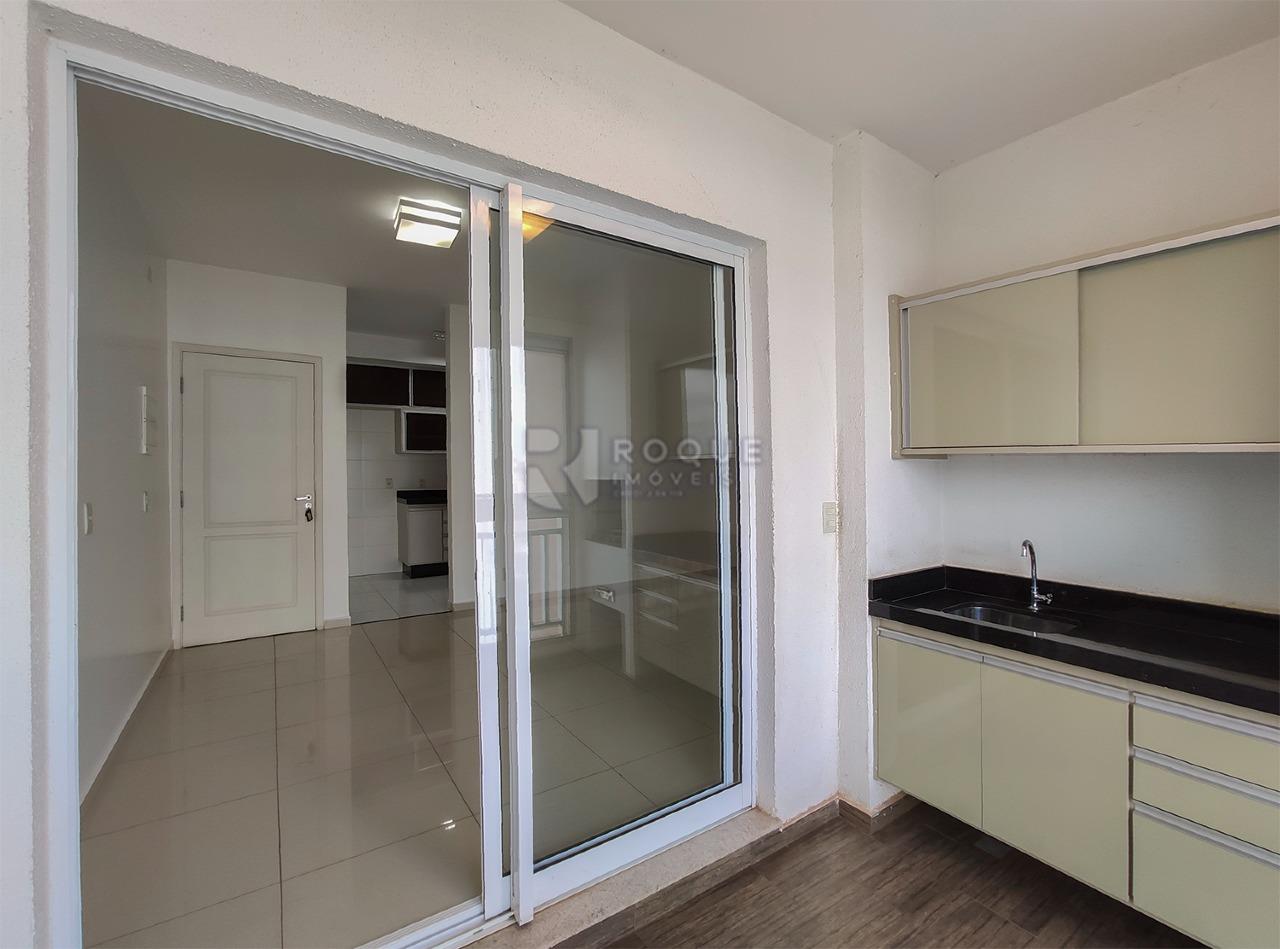 Apartamento para aluguel no bairro Desmembramento Oscar Antonio Breda: Sacada 